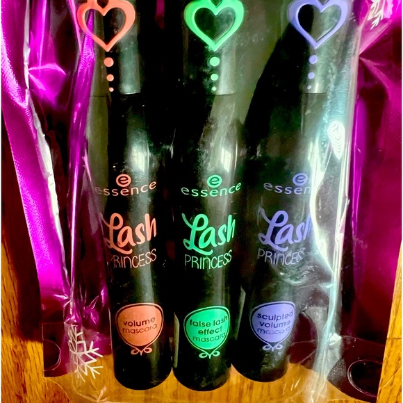 ❤️ NWT Lash Essence Princess Mascara - Picture 2 of 3